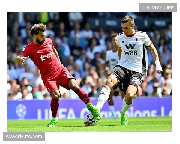 帕利尼亚对阵利物浦高节奏冲击下的拦截表现解析